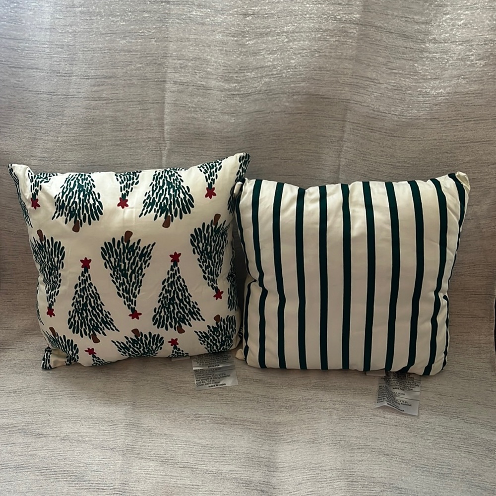 NWOT Christmas pillows | Joyland |